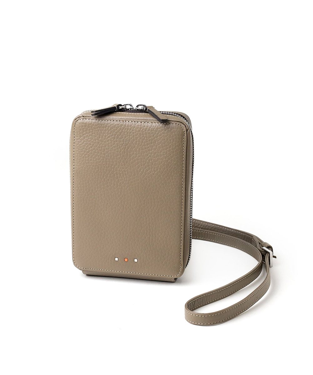 イズイット ボーノ レザースマホショルダーバッグ 厚マチ