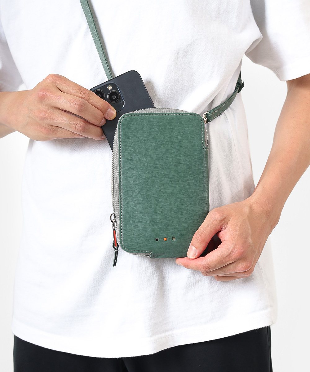 イズイット ノボII スマホショルダーバッグ