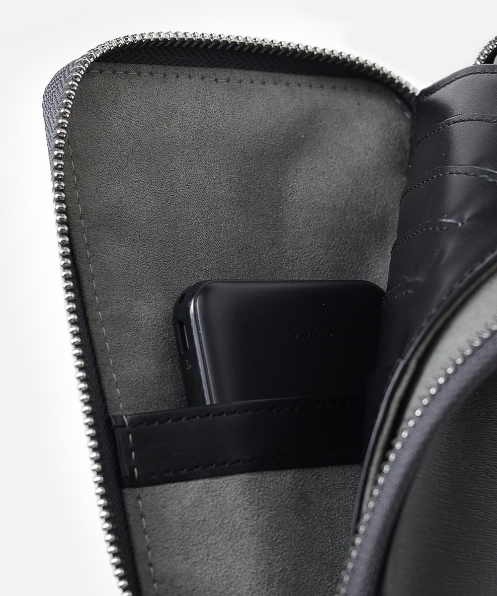 イズイット ノボII スマホショルダーバッグ