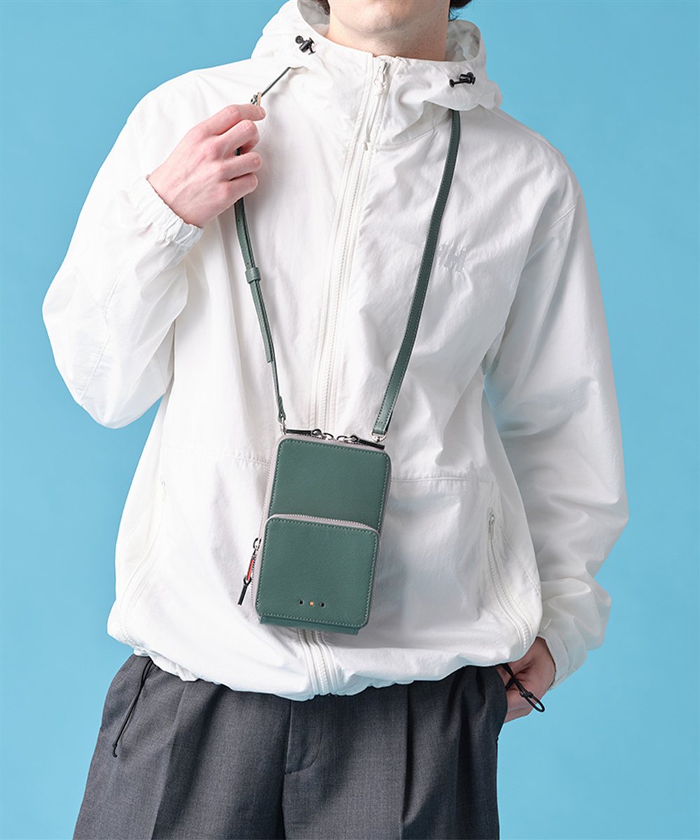 イズイット ノボII スマホショルダーバッグ