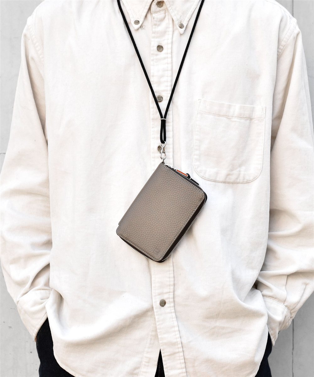 イズイット ノボ セミ長財布 ネックコード付属 カード段5