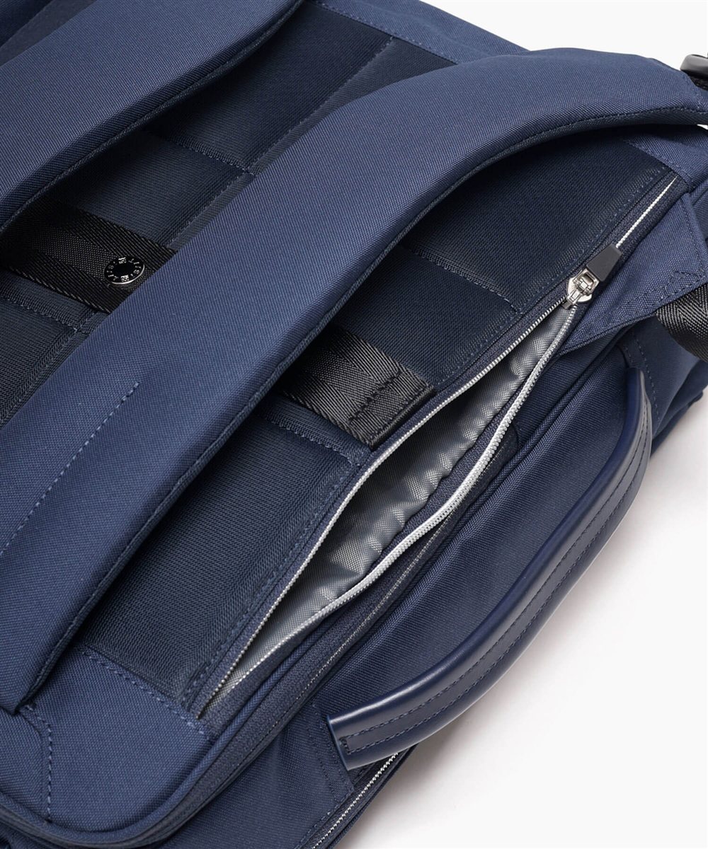 イズイット マイナビ2024 ビジネスリュック A4 セットアップ対応 サコッシュ付属