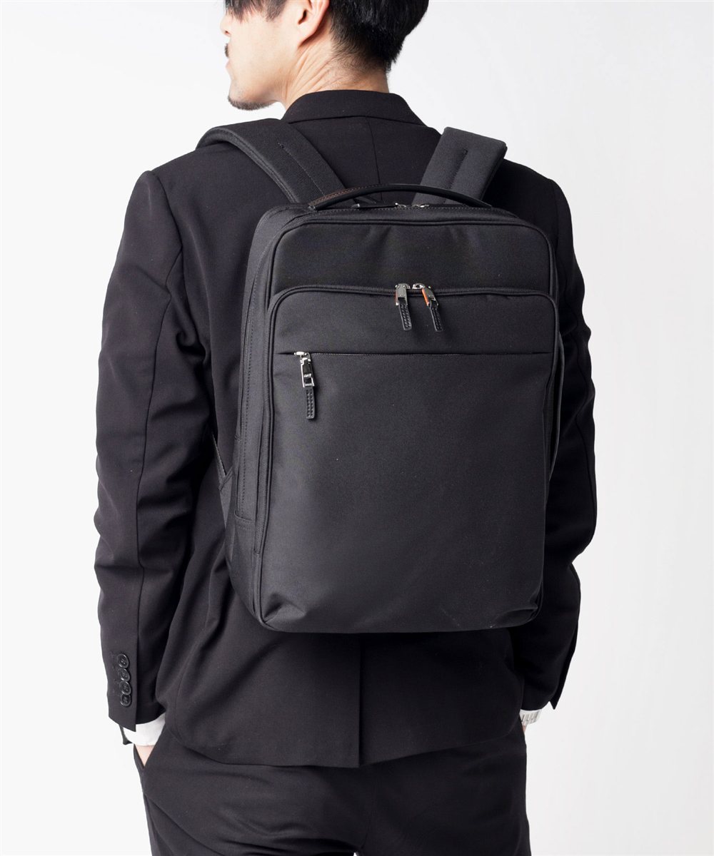 イズイット マイナビ2024 ビジネスリュック A4 セットアップ対応 サコッシュ付属