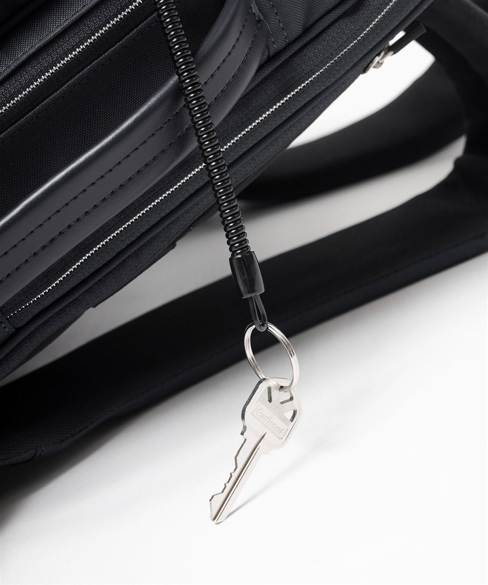 イズイット マイナビ2024 ビジネスリュック B4 セットアップ対応 サコッシュ付属