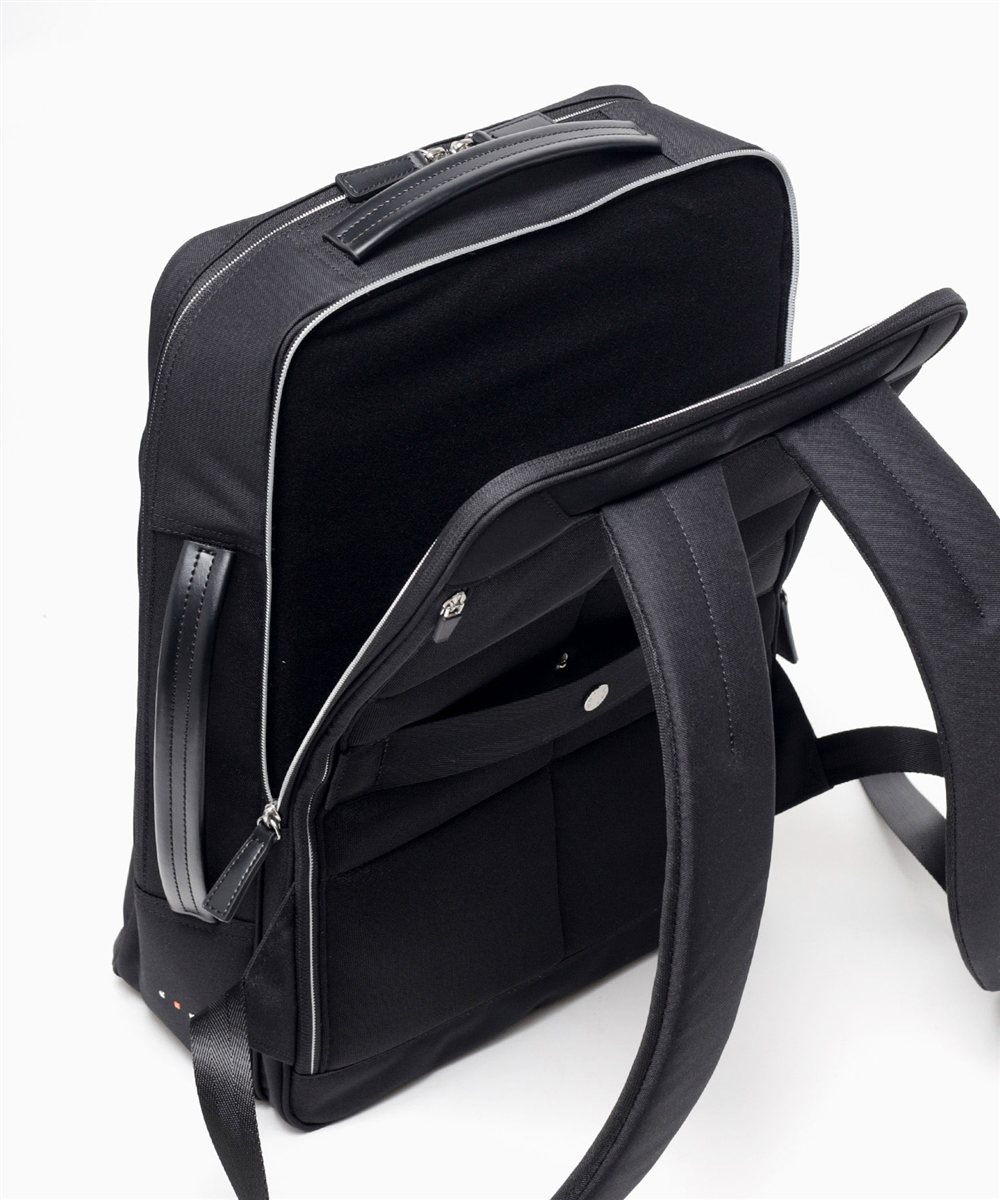 イズイット マイナビ2024 ビジネスリュック B4 セットアップ対応 サコッシュ付属