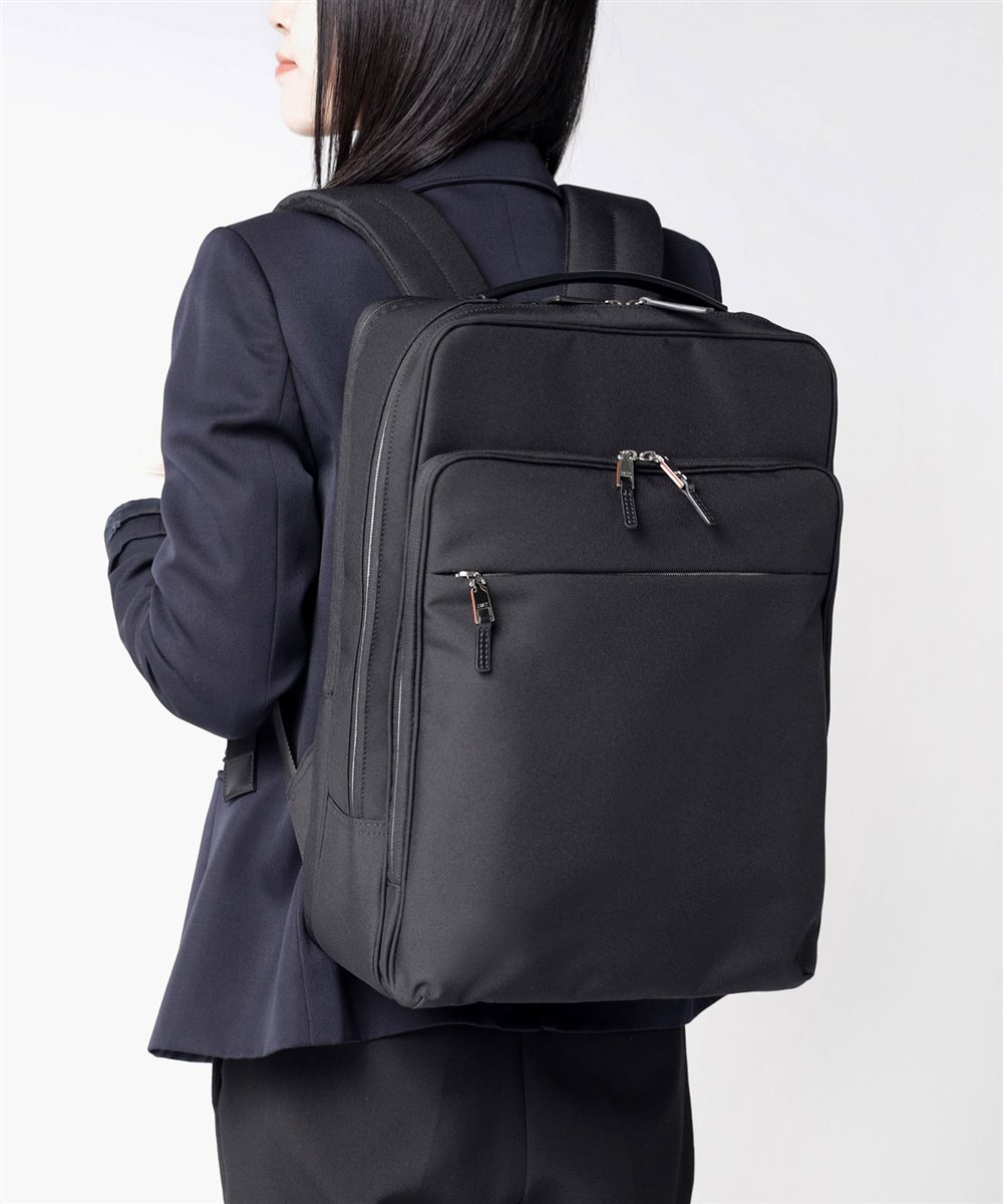 イズイット マイナビ2024 ビジネスリュック B4 セットアップ対応 サコッシュ付属