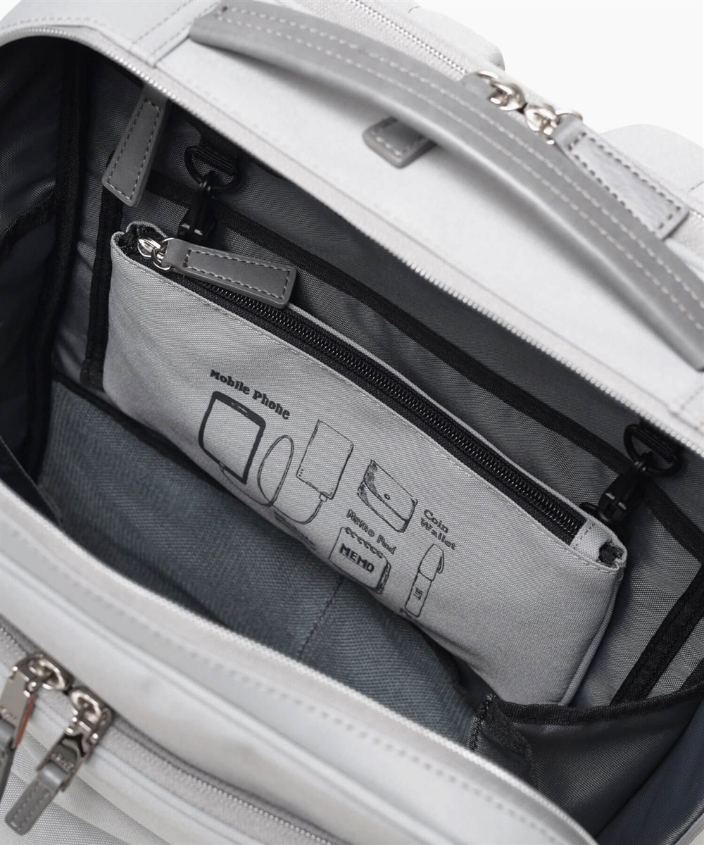 イズイット マイナビ2024 ビジネスリュック B4 セットアップ対応 サコッシュ付属