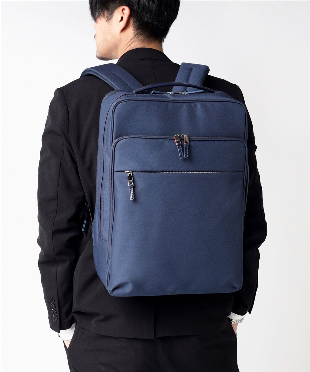 イズイット マイナビ2024 ビジネスリュック B4 セットアップ対応 サコッシュ付属