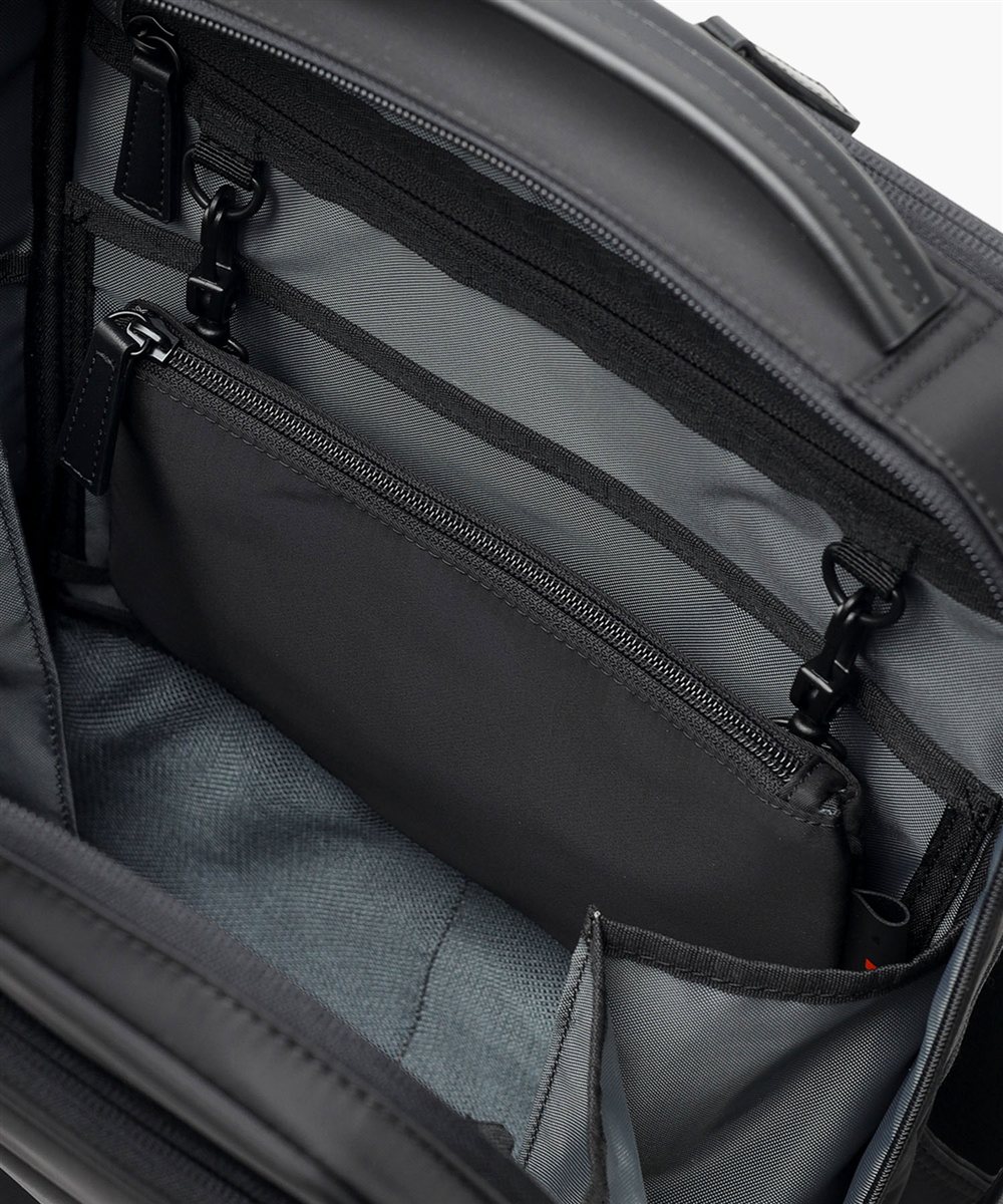 イズイット マイナビソリッド ビジネスリュック A4 セットアップ対応 サコッシュ付属