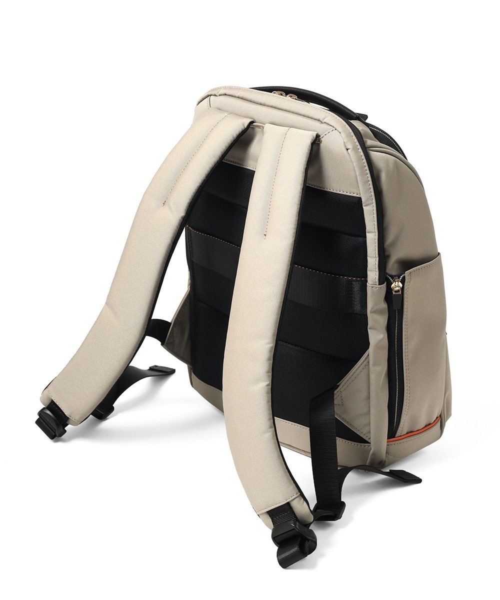 イズイット モデスト リュック A4 13.3インチPC対応