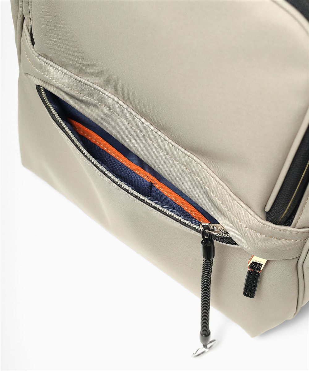 イズイット モデスト リュック A4 13.3インチPC対応