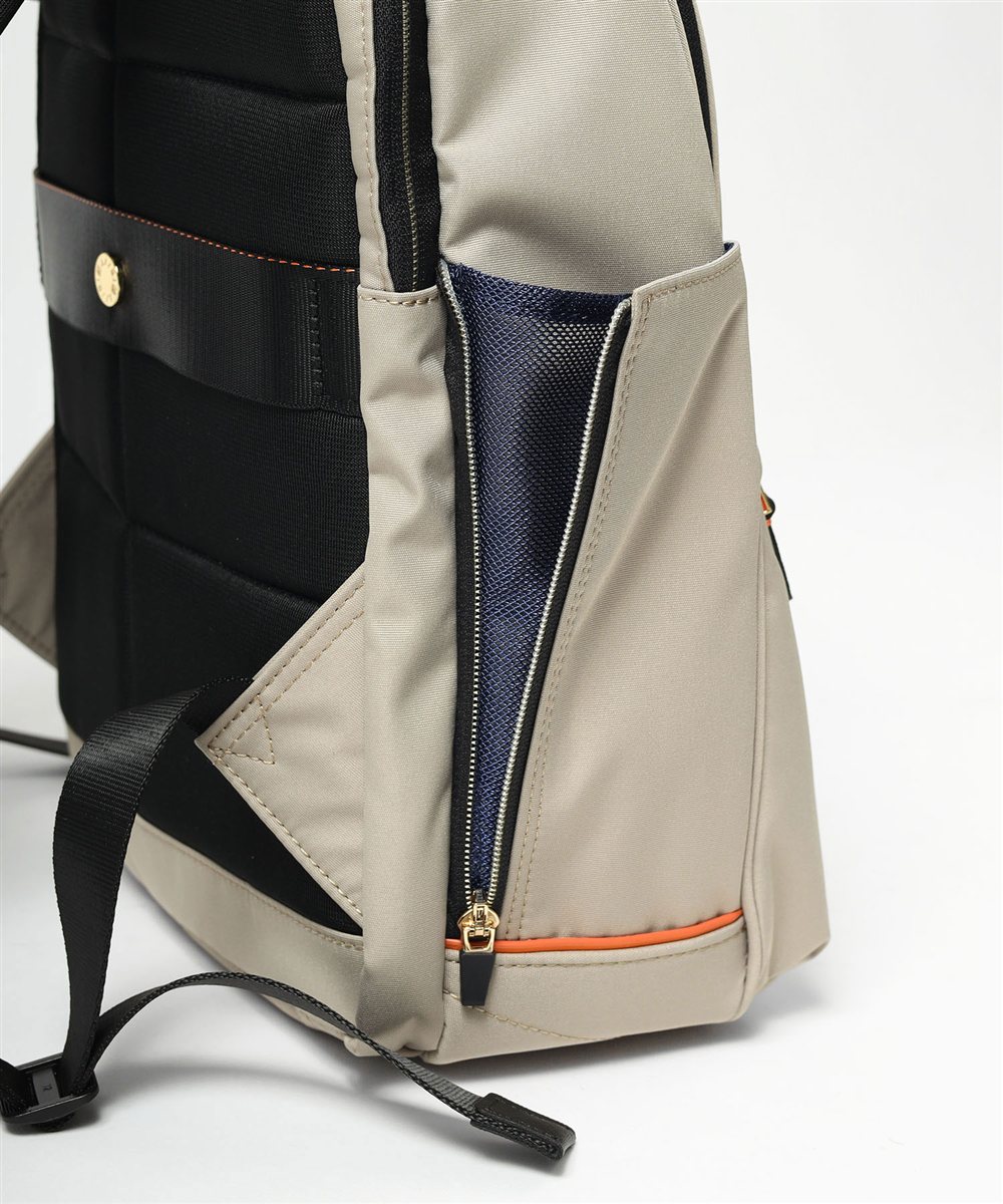 イズイット モデスト リュック A4 13.3インチPC対応