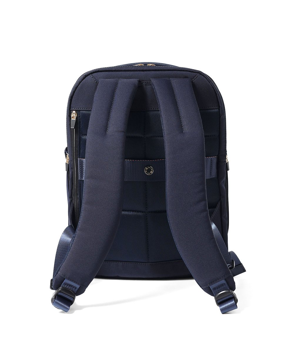 イズイット モデスト リュック A4 13.3インチPC対応