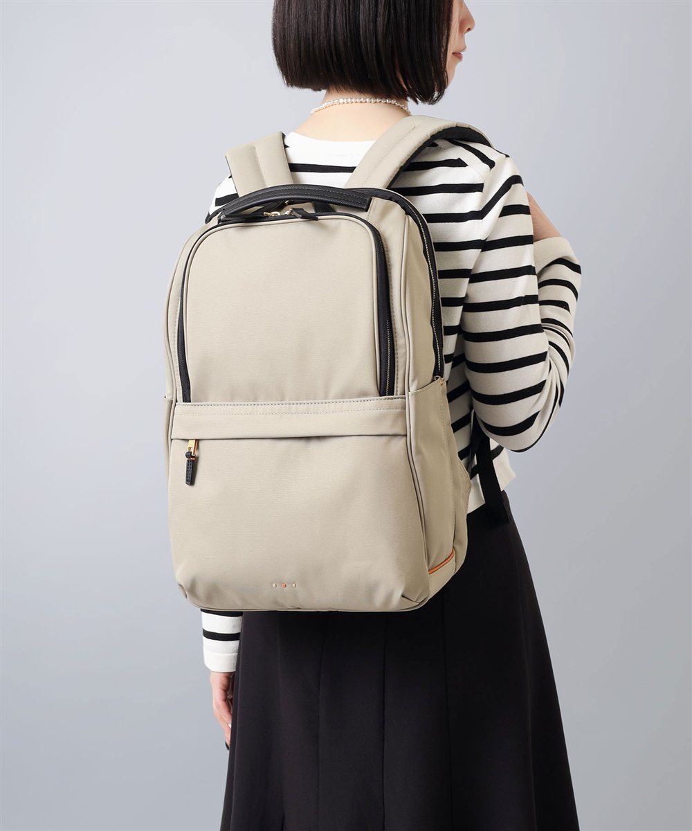 イズイット モデスト リュック A4 15.6インチPC対応