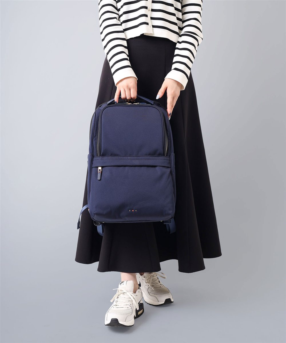 イズイット モデスト リュック A4 15.6インチPC対応