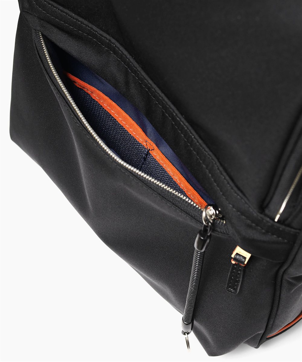 イズイット モデスト リュック A4 15.6インチPC対応