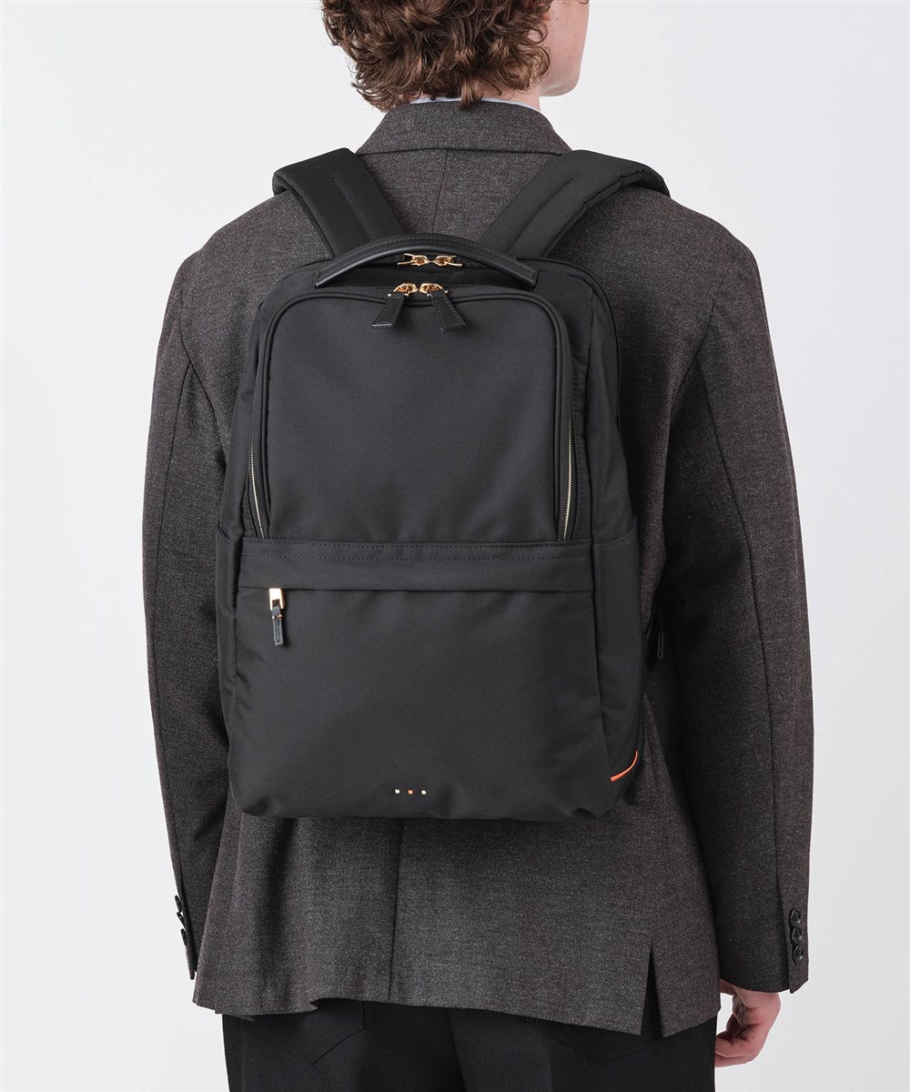 イズイット モデスト リュック A4 15.6インチPC対応