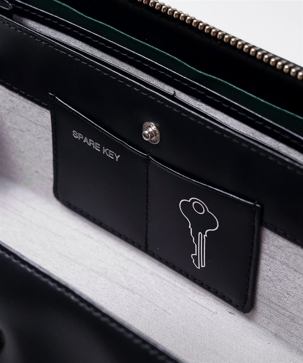 イズイット ツール ラウンドファスナー長財布 BOX型小銭入れ カード段18