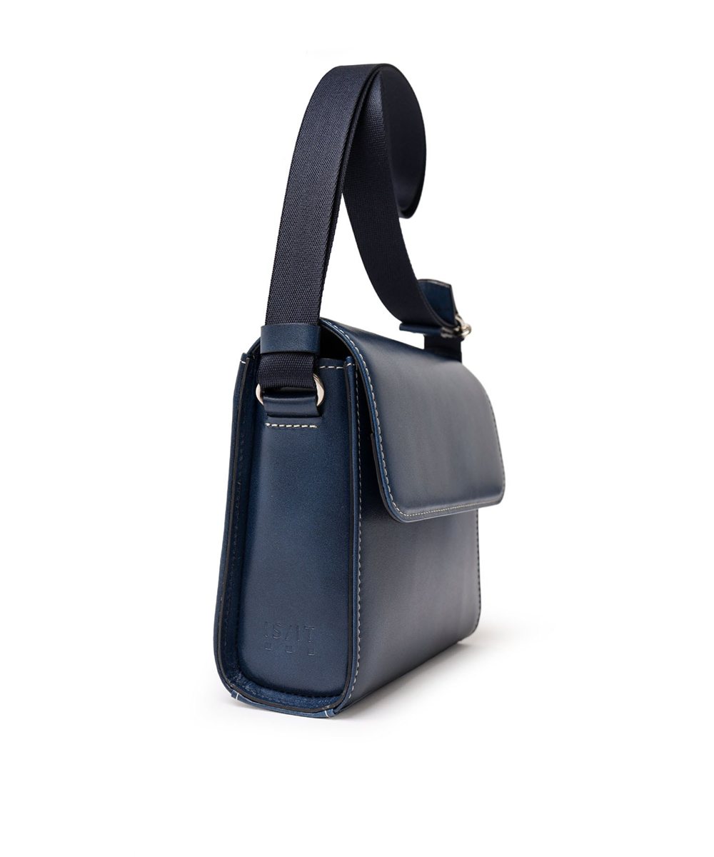 イズイット ユーゲント スクエアレザーショルダーバッグ