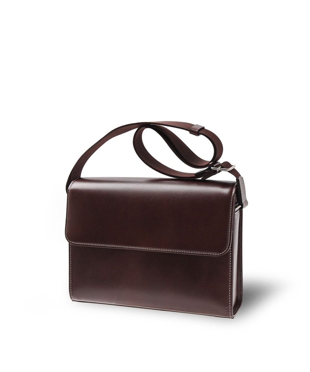 イズイット ユーゲント レザーショルダーバッグ