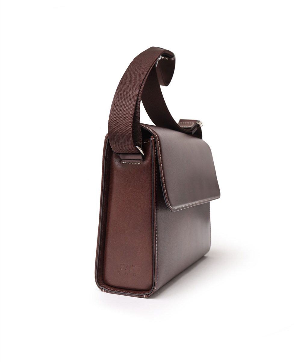 イズイット ユーゲント レザーショルダーバッグ