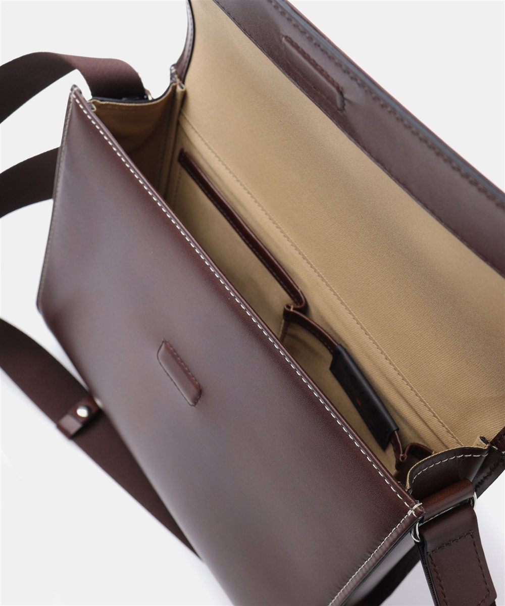 イズイット ユーゲント レザーショルダーバッグ