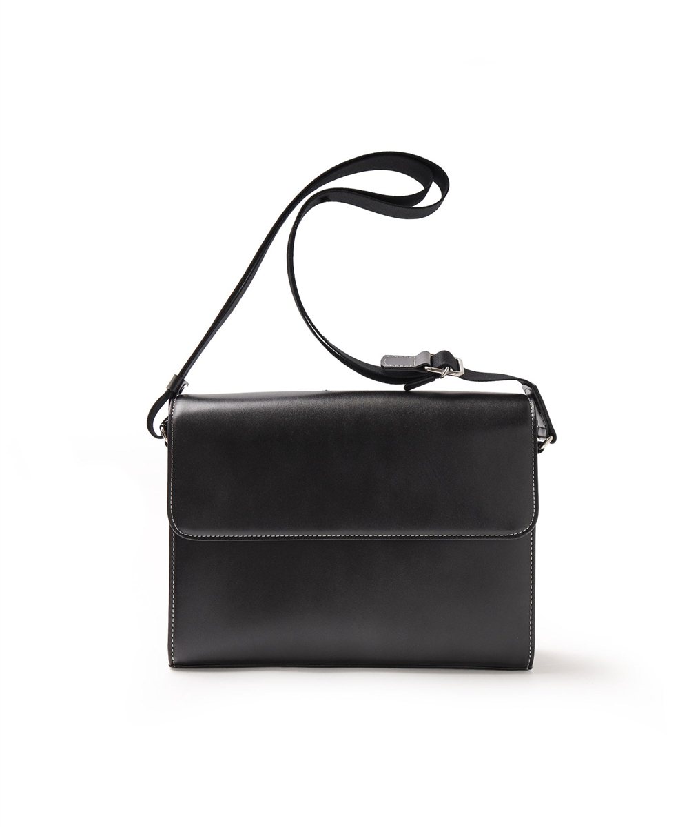 イズイット ユーゲント レザーショルダーバッグ