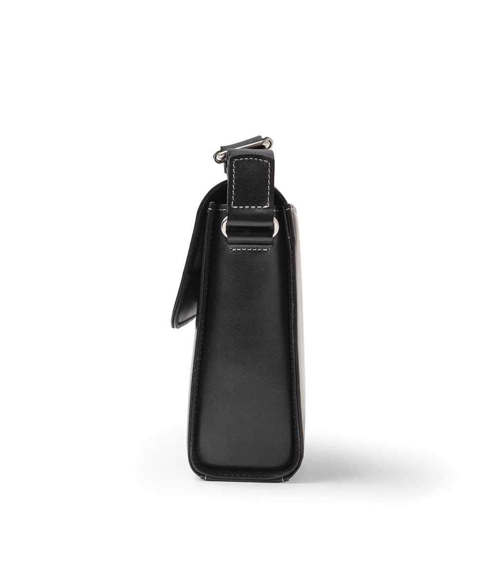 イズイット ユーゲント レザーショルダーバッグ