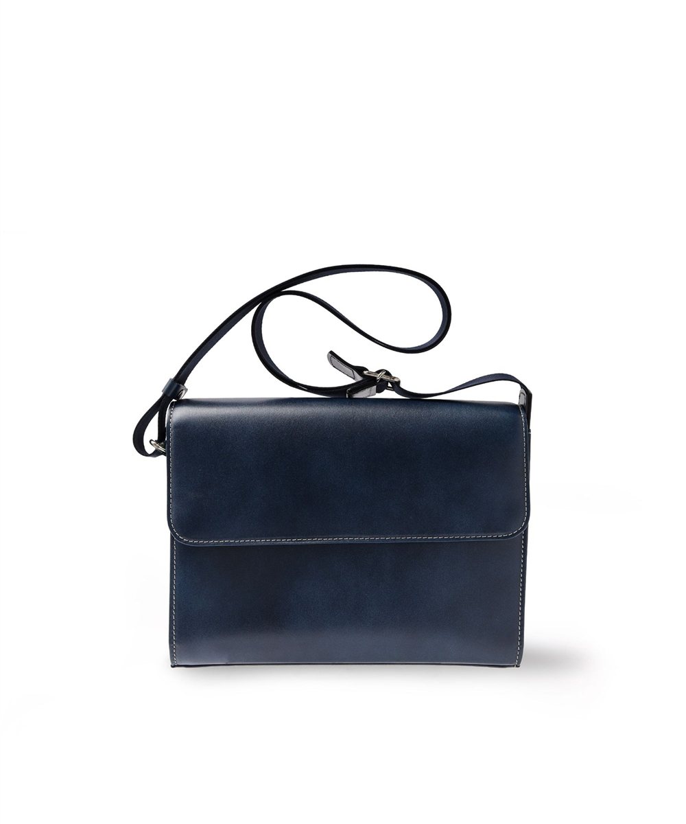 イズイット ユーゲント レザーショルダーバッグ