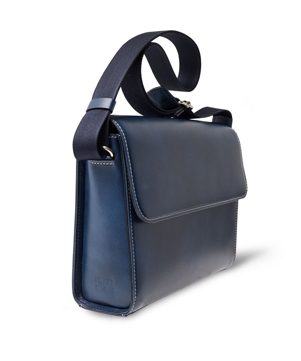 イズイット ユーゲント レザーショルダーバッグ