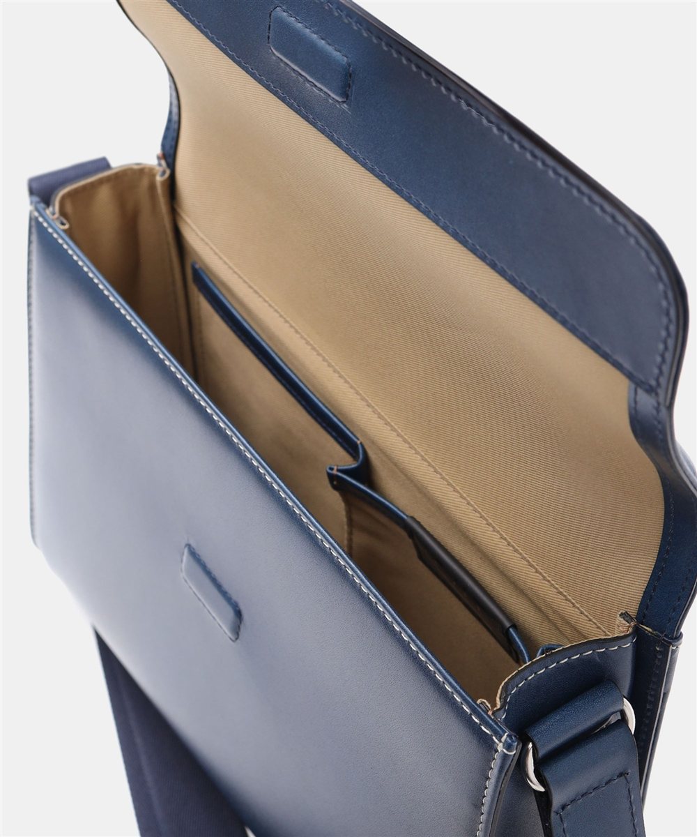 イズイット ユーゲント レザーショルダーバッグ