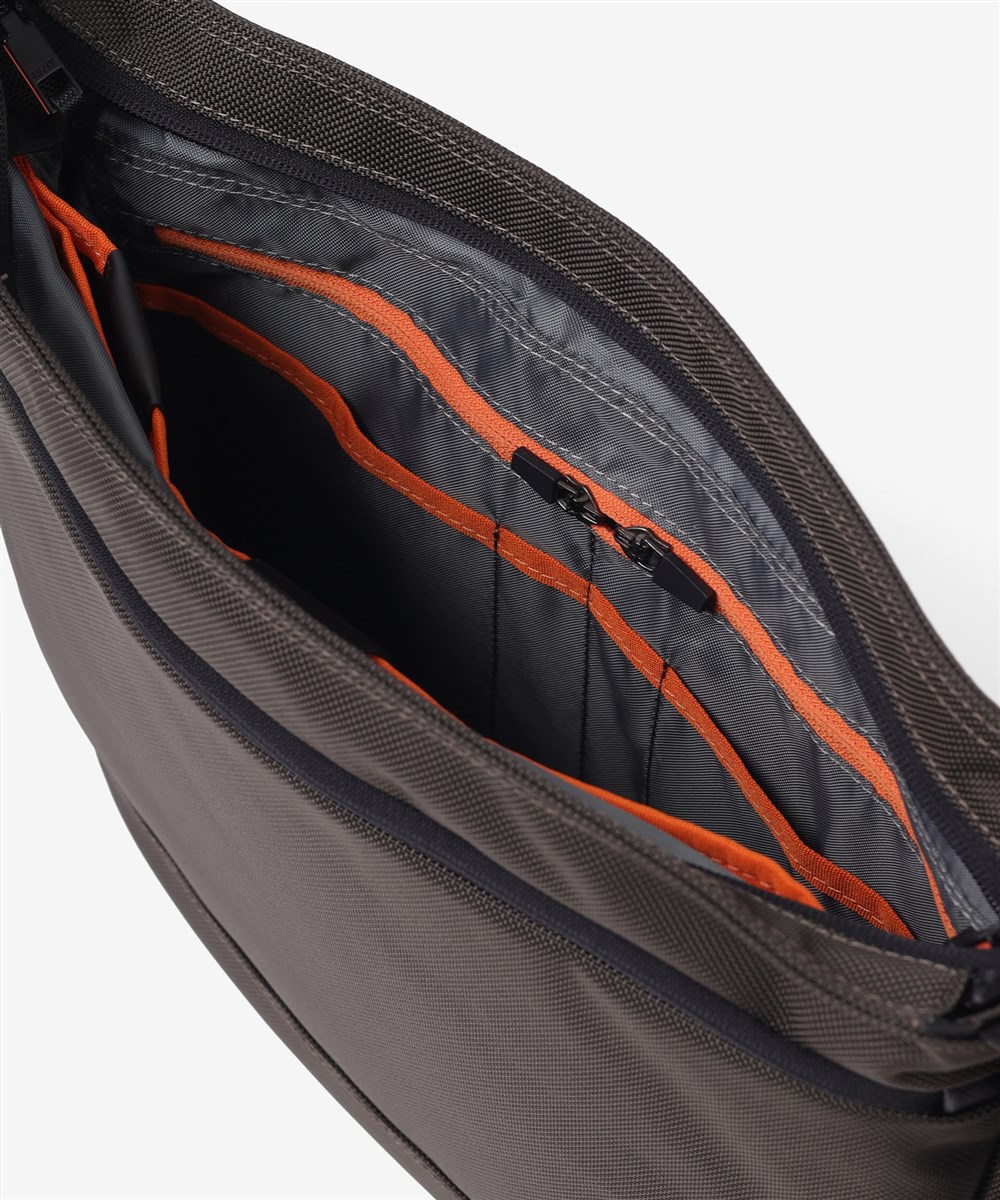 イズイット X-PAC ショルダーバッグ A4