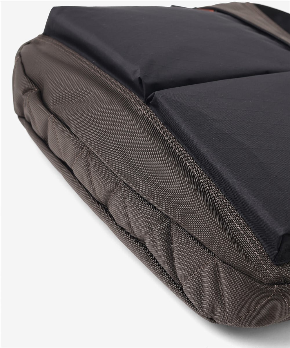 イズイット X-PAC ショルダーバッグ B4 13.3インチPC対応