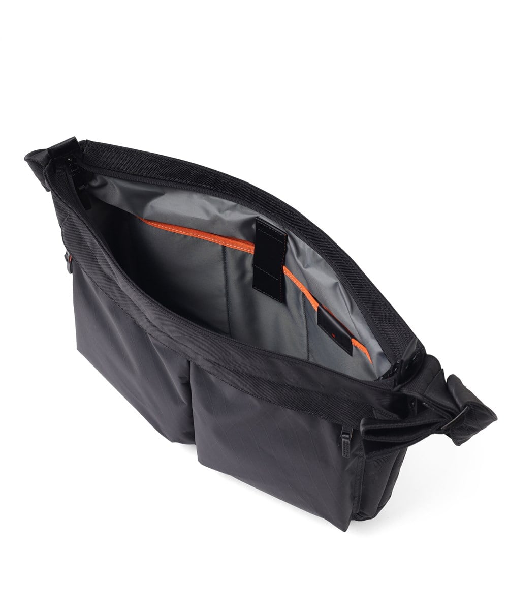 イズイット X-PAC ショルダーバッグ B4 13.3インチPC対応