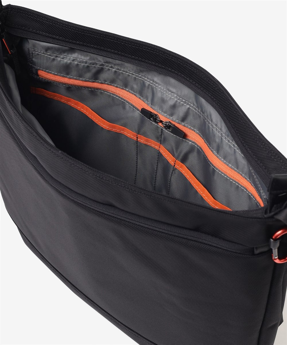 イズイット X-PAC ショルダーバッグ B4 13.3インチPC対応