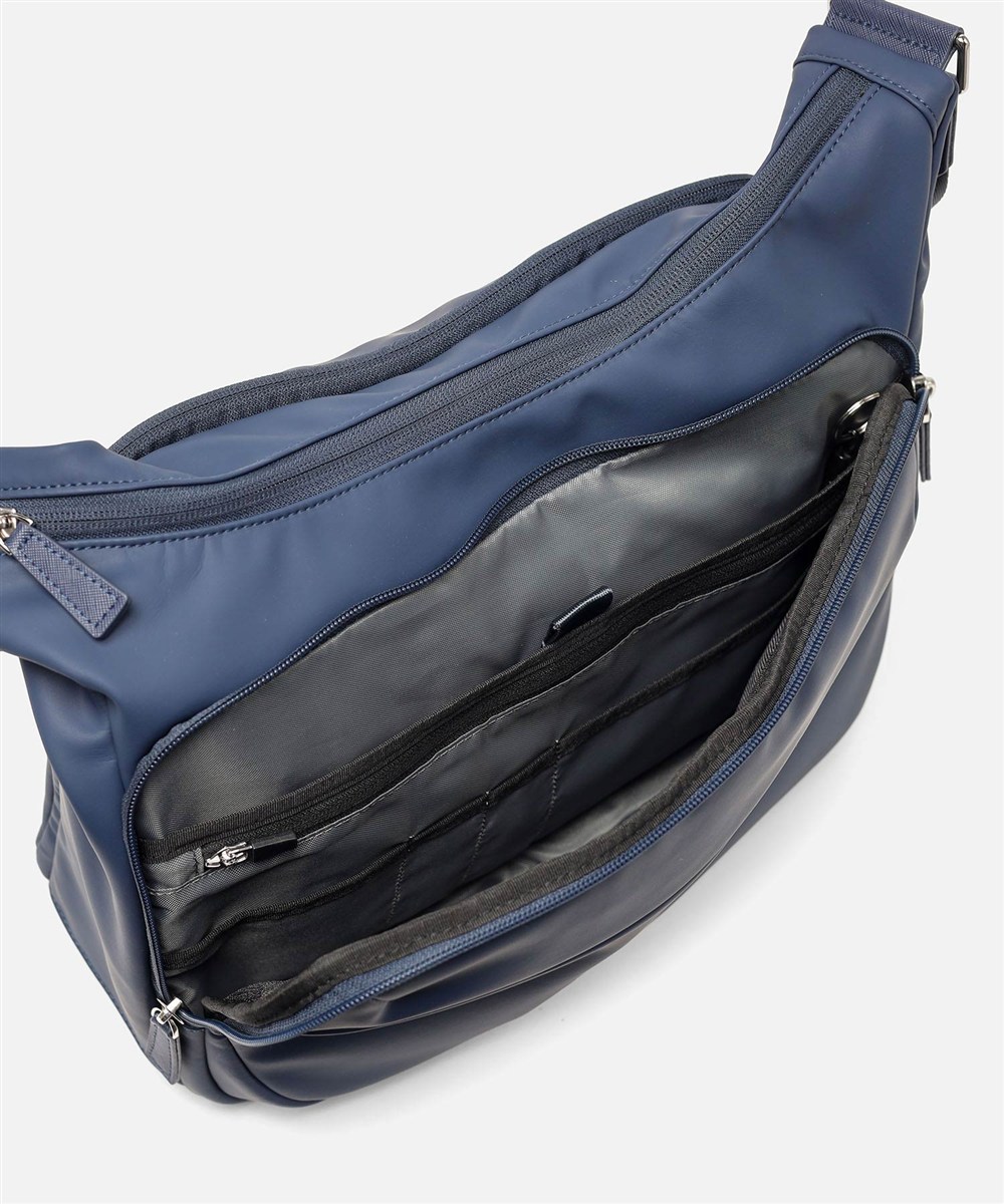 イズイット マイナビカジビジ ショルダーバッグ A4