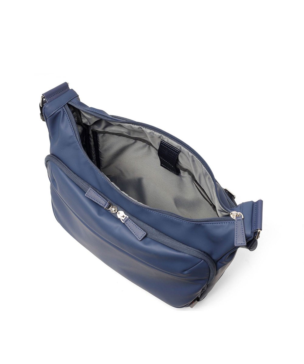 イズイット マイナビカジビジ ショルダーバッグ A4