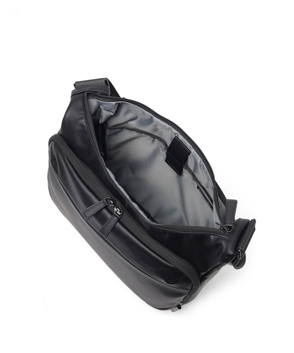 イズイット マイナビカジビジ ショルダーバッグ A4