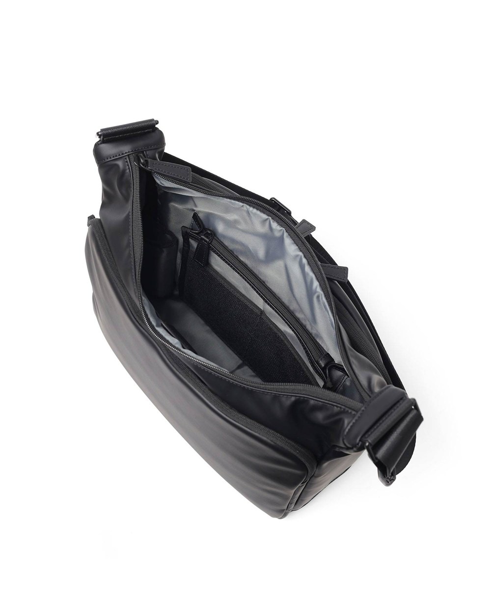 イズイット マイナビカジビジ ショルダーバッグ A4