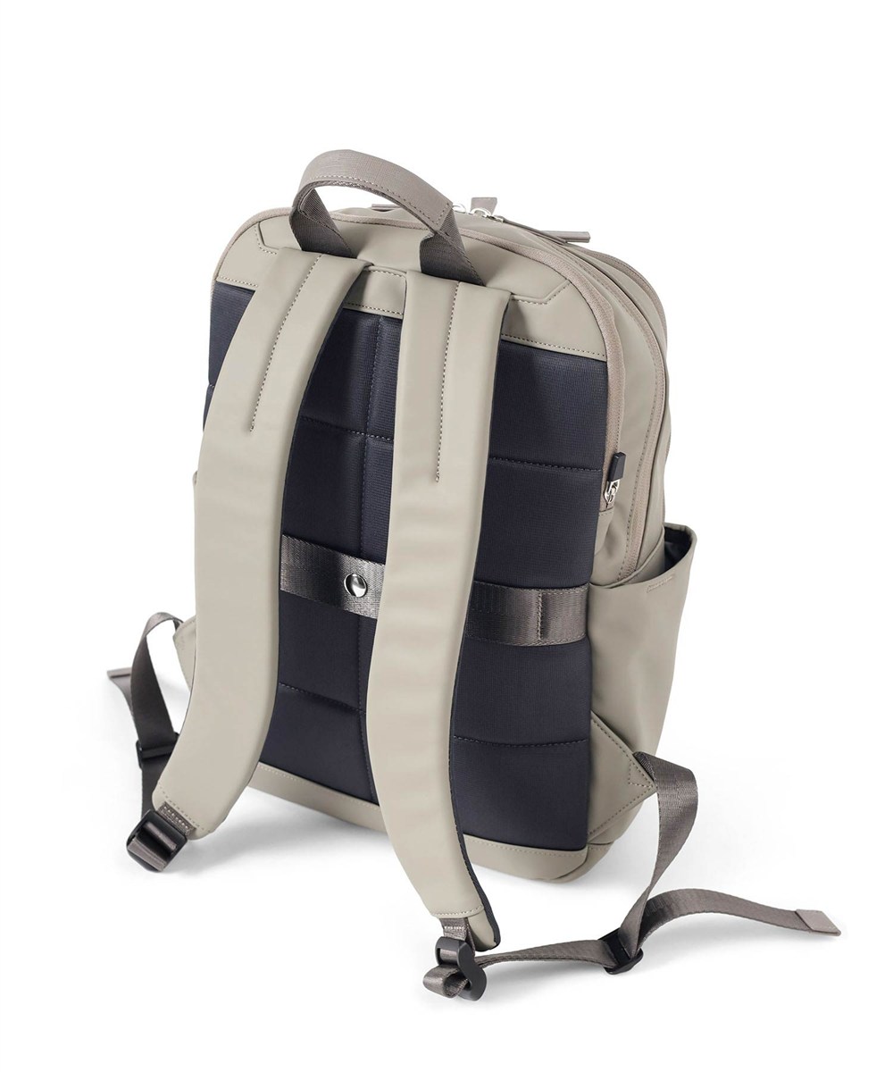 イズイット マイナビカジビジ リュック A4 13.3インチPC対応