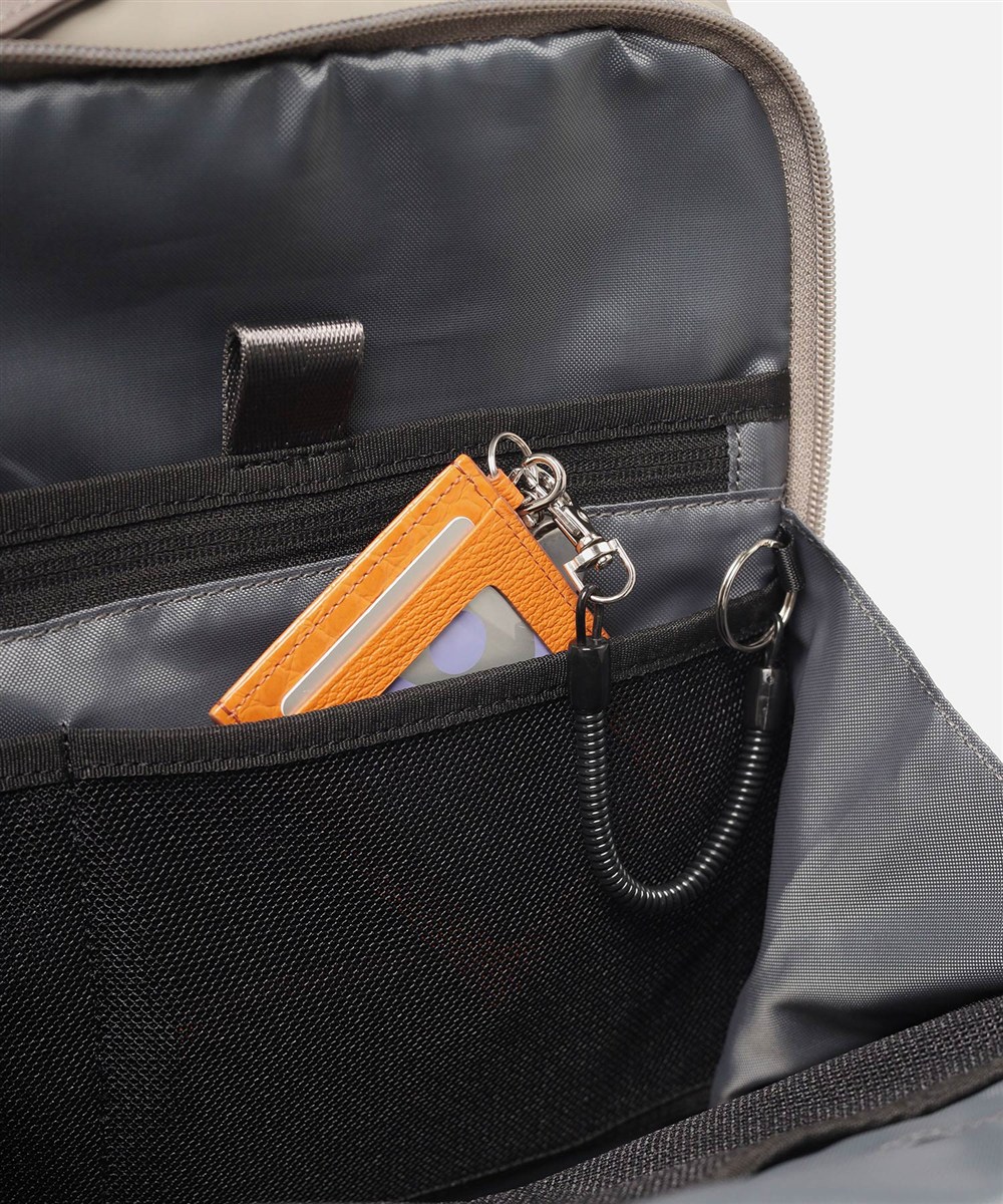 イズイット マイナビカジビジ リュック A4 13.3インチPC対応