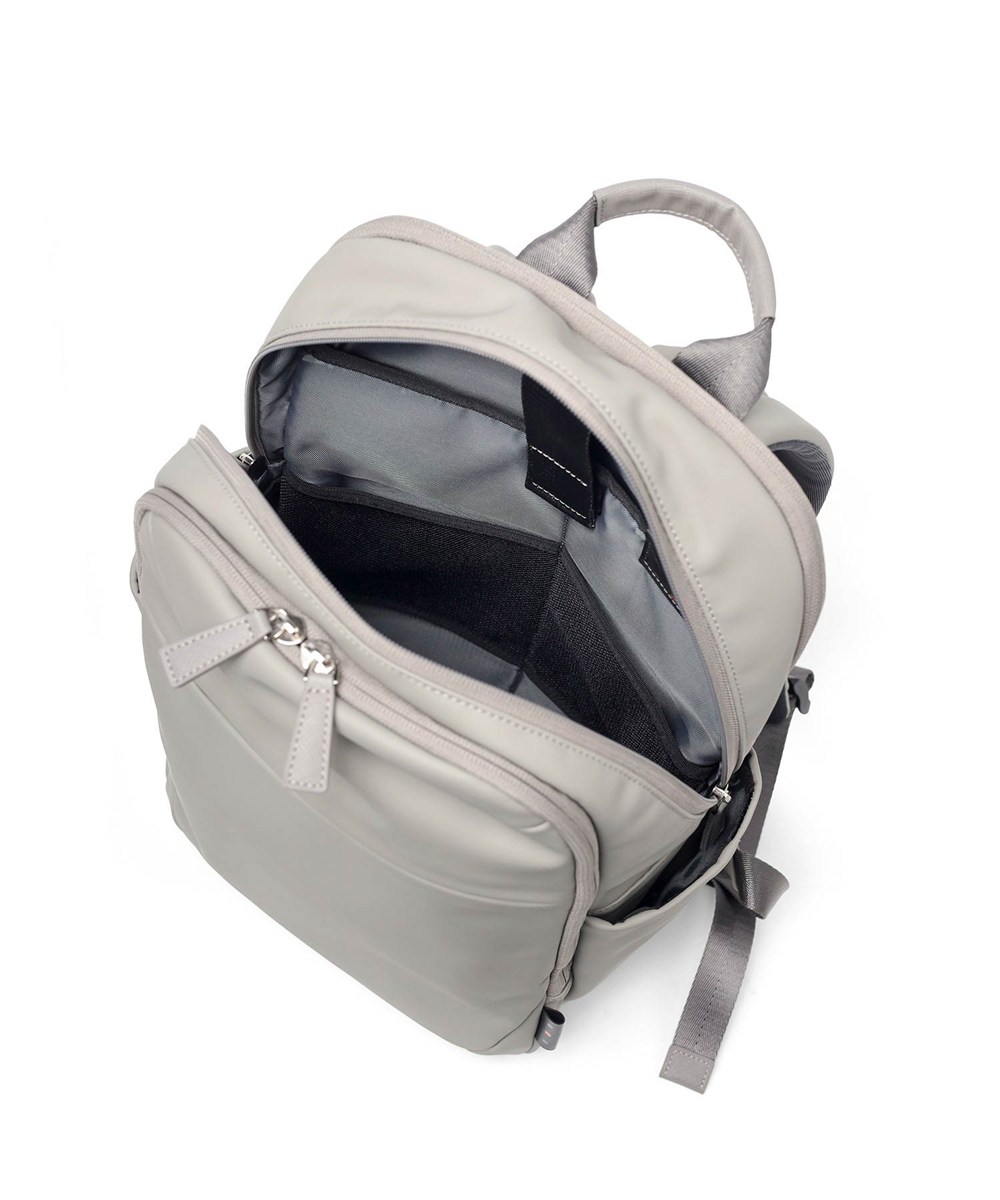 イズイット マイナビカジビジ リュック A4 13.3インチPC対応