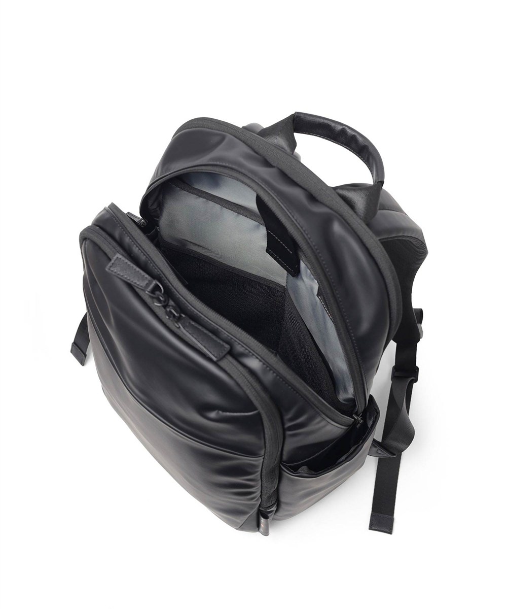 イズイット マイナビカジビジ リュック A4 13.3インチPC対応