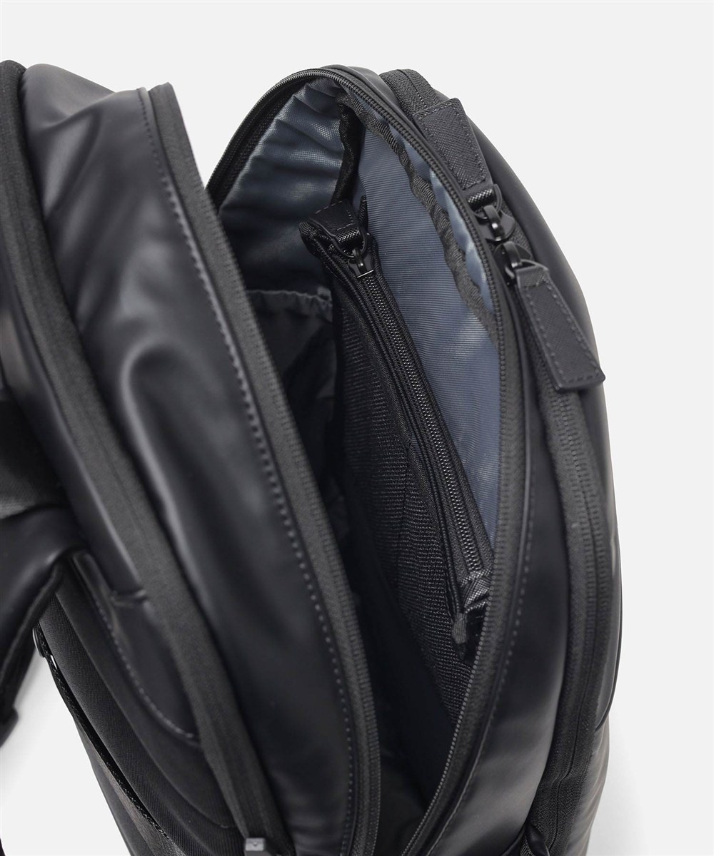 イズイット マイナビカジビジ リュック A4 13.3インチPC対応