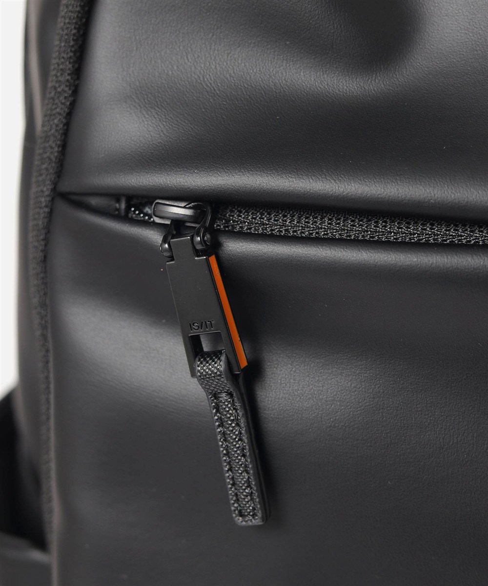 イズイット マイナビカジビジ リュック B4 15.6インチPC対応