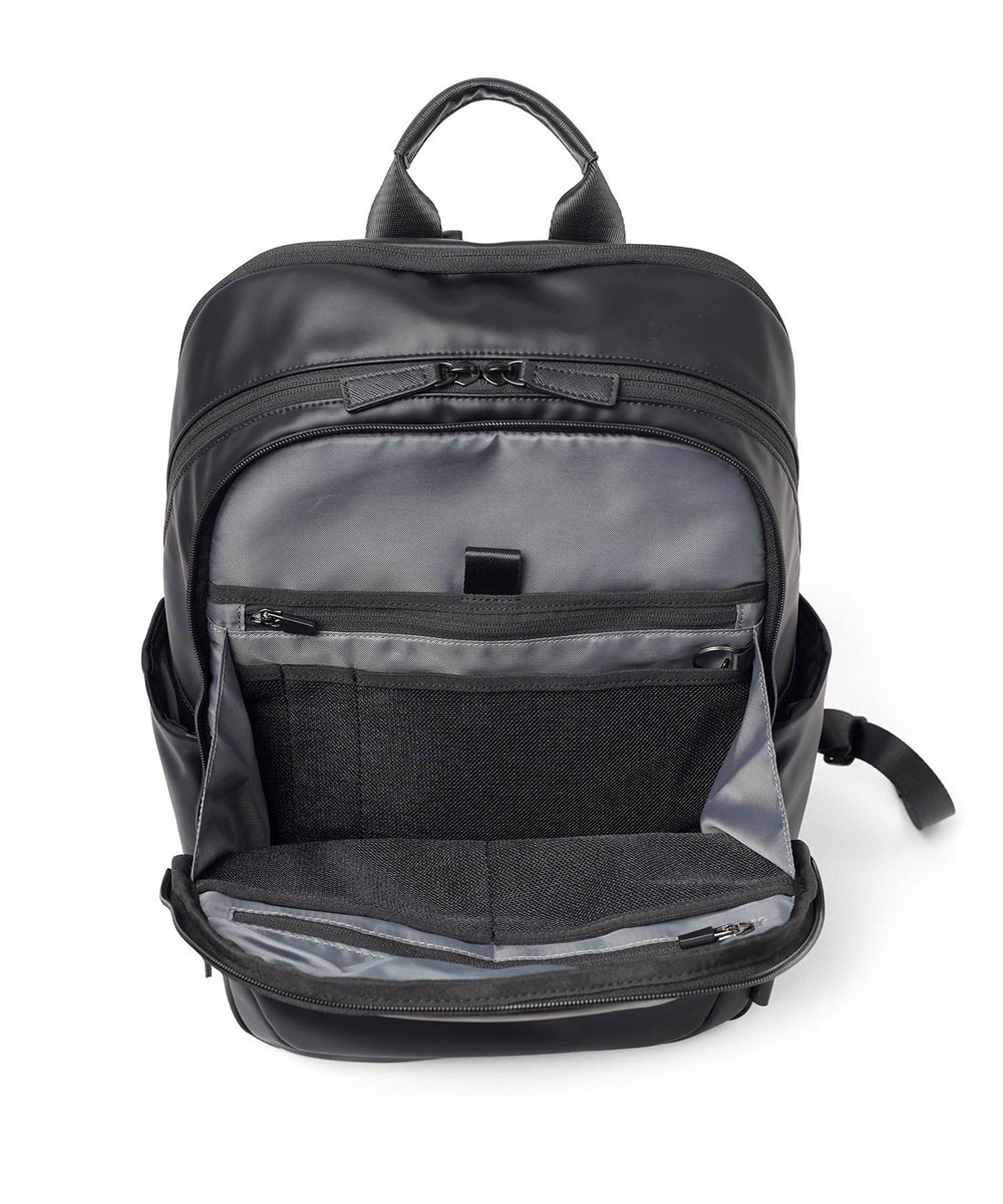 イズイット マイナビカジビジ リュック B4 15.6インチPC対応