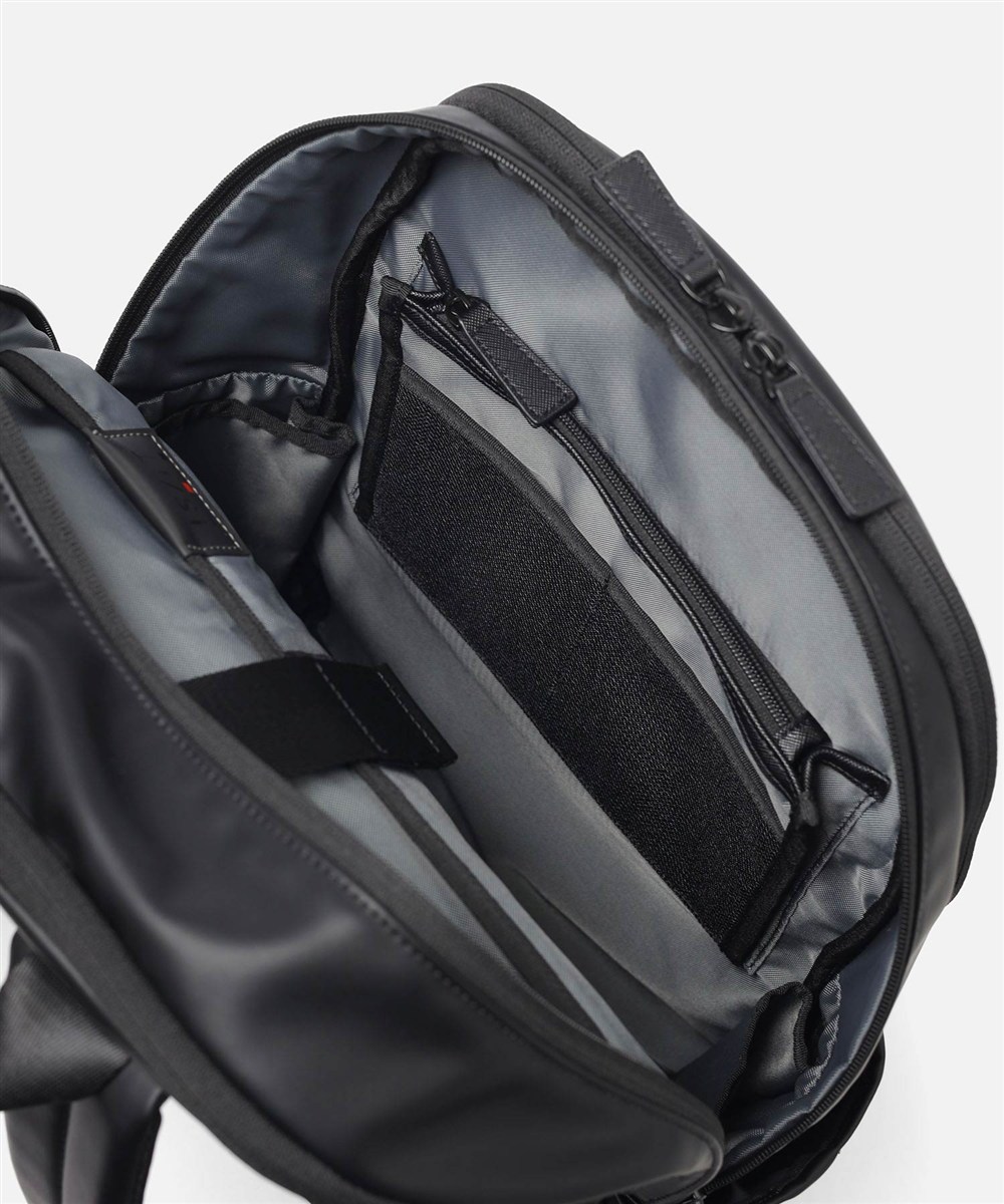 イズイット マイナビカジビジ リュック B4 15.6インチPC対応