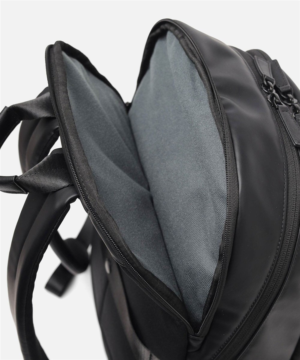 イズイット マイナビカジビジ リュック B4 15.6インチPC対応