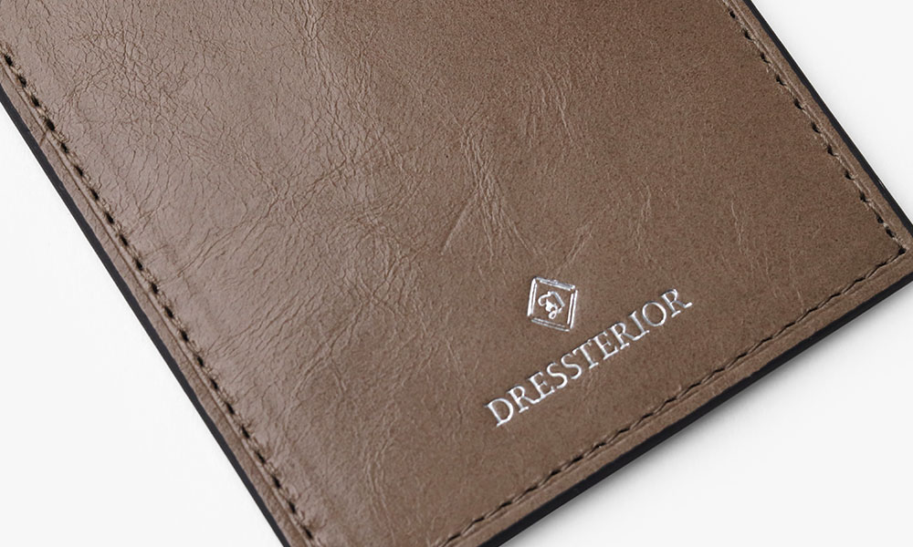 ドレステリア ノーブル パスケース リール付き