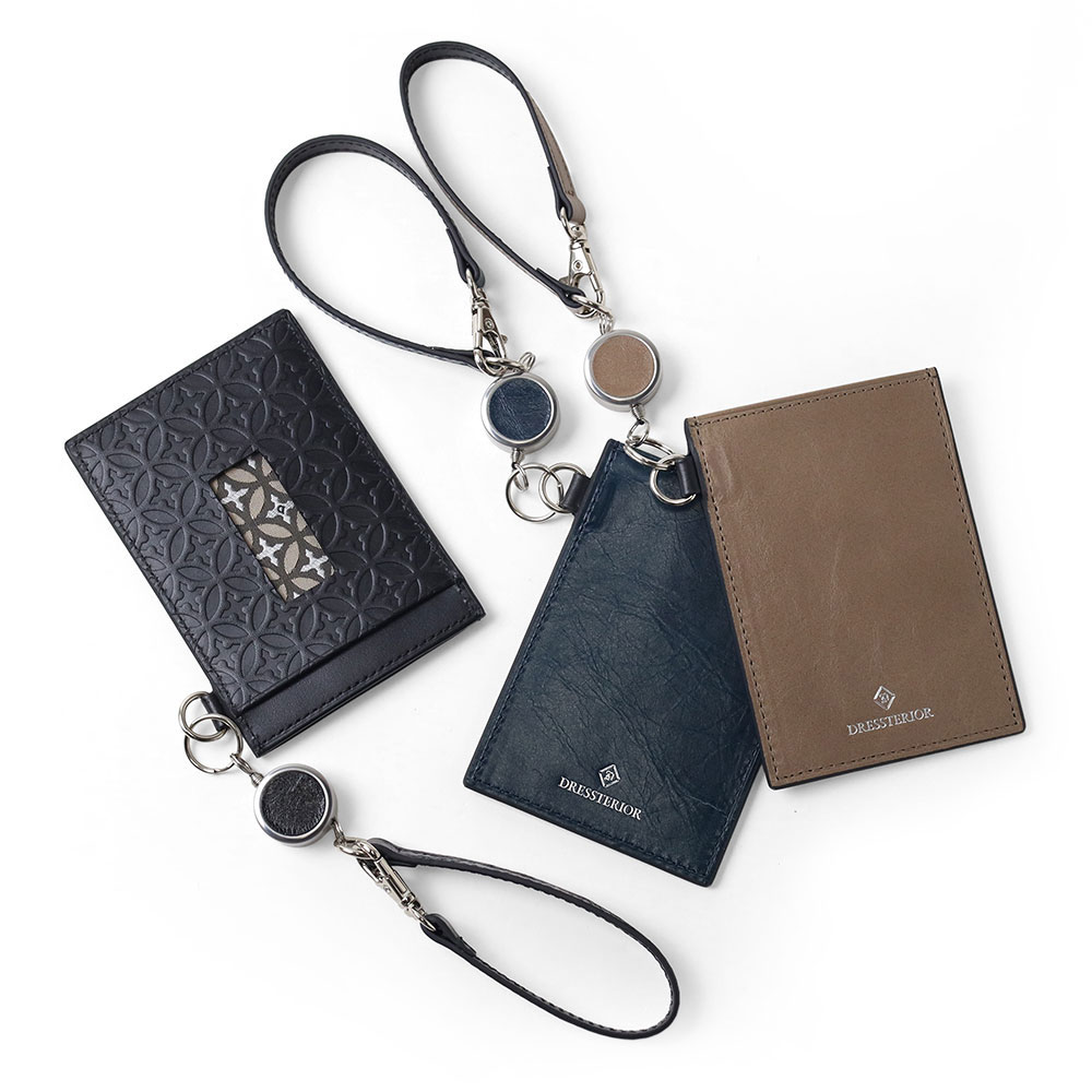 ドレステリア ノーブル パスケース リール付き